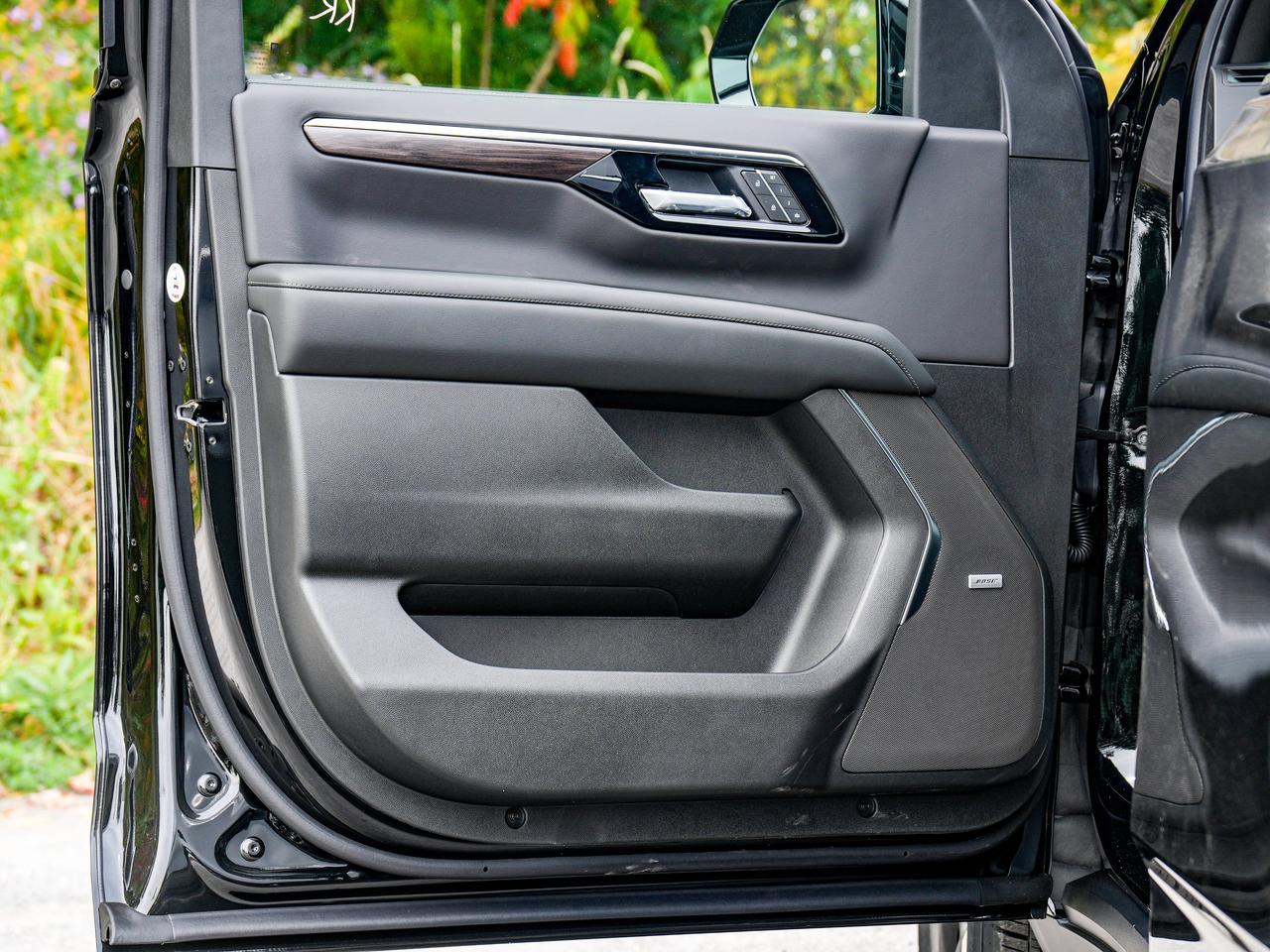 2027 Chevrolet Tahoe LT Photo