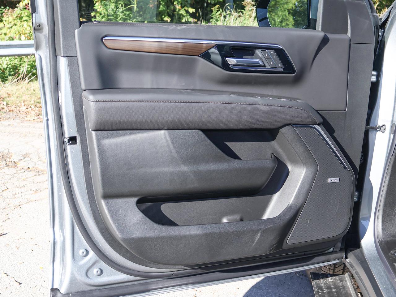 2027 Chevrolet Tahoe HIGH COUNTRY Photo