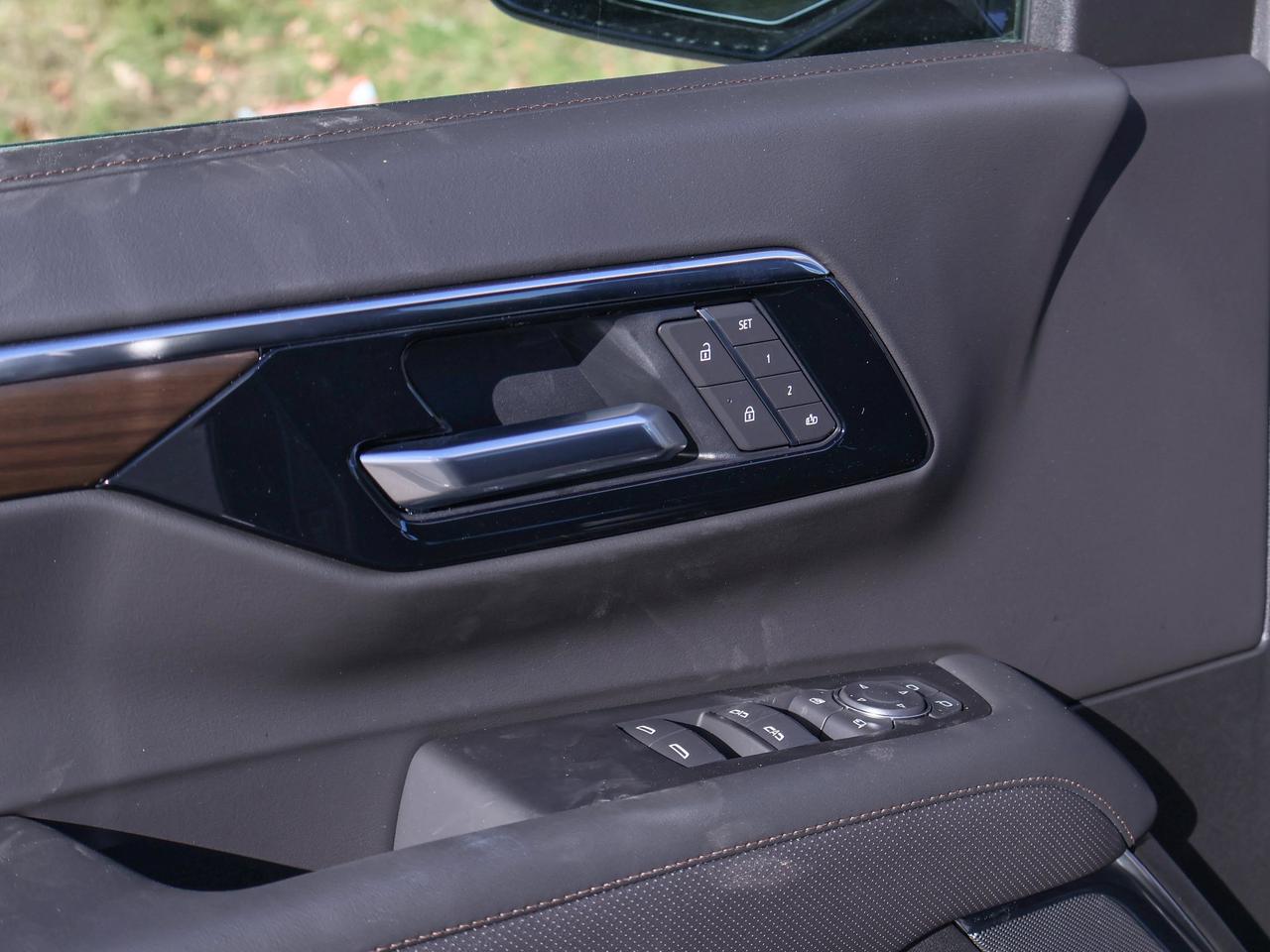 2027 Chevrolet Tahoe HIGH COUNTRY Photo