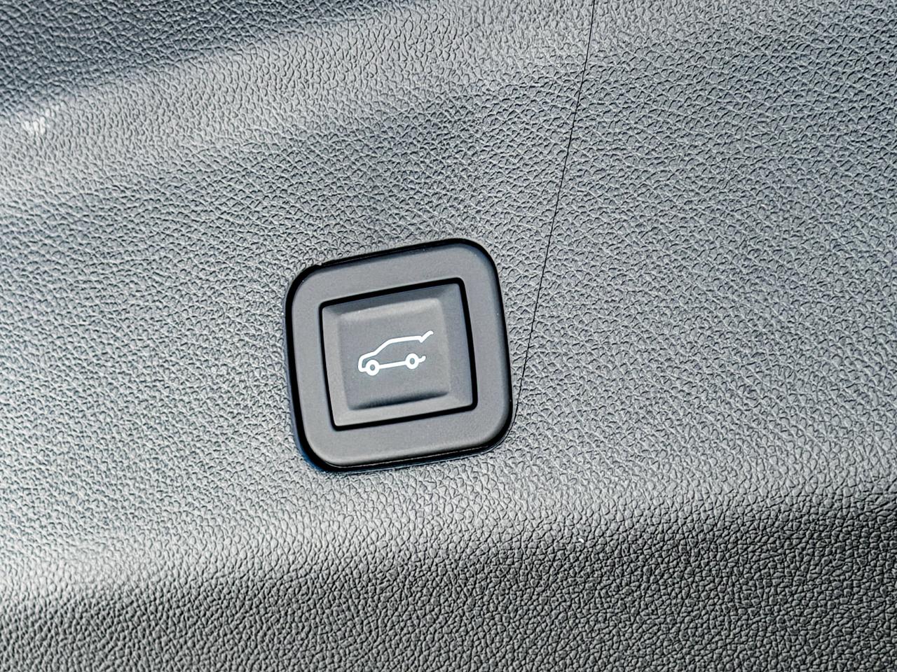 2027 GMC Yukon XL Elevation Photo