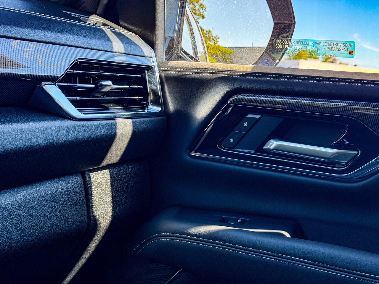 2027 GMC Yukon XL Elevation Photo