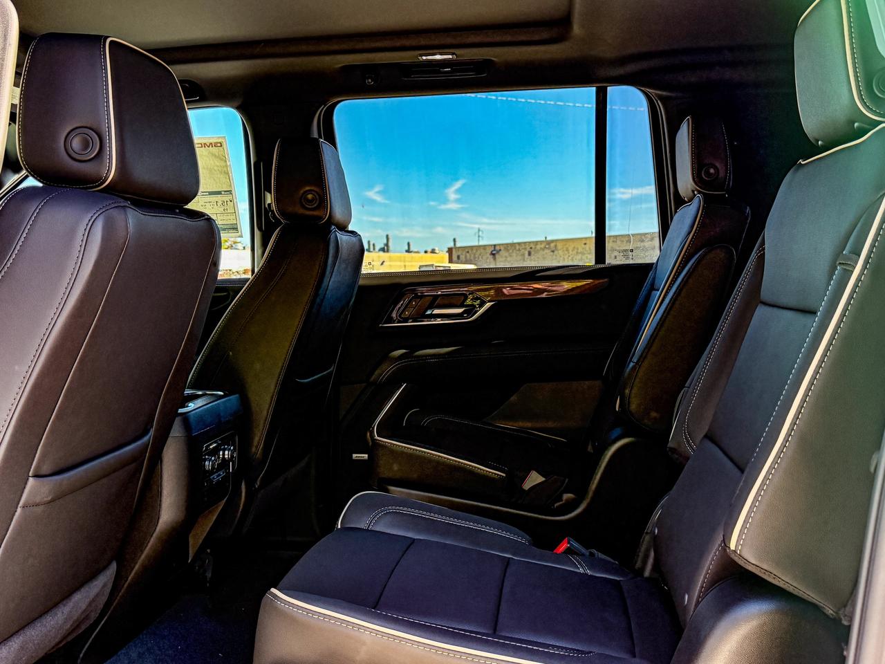 2027 GMC Yukon XL Elevation Photo