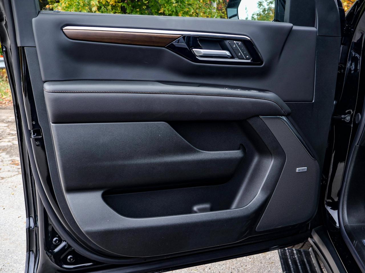 2027 Chevrolet Tahoe HIGH COUNTRY Photo