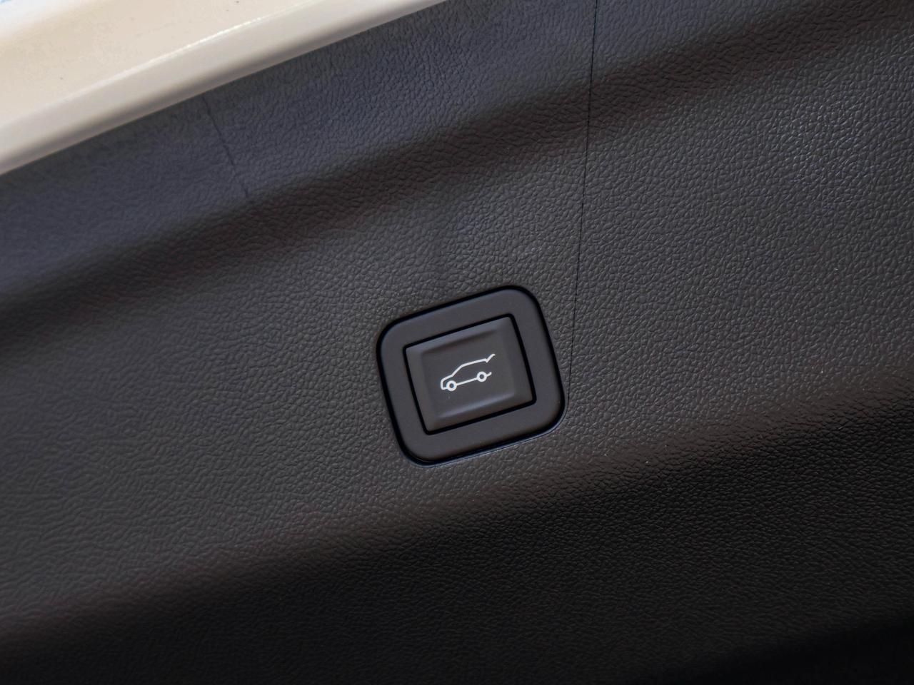 2027 Chevrolet Tahoe HIGH COUNTRY Photo