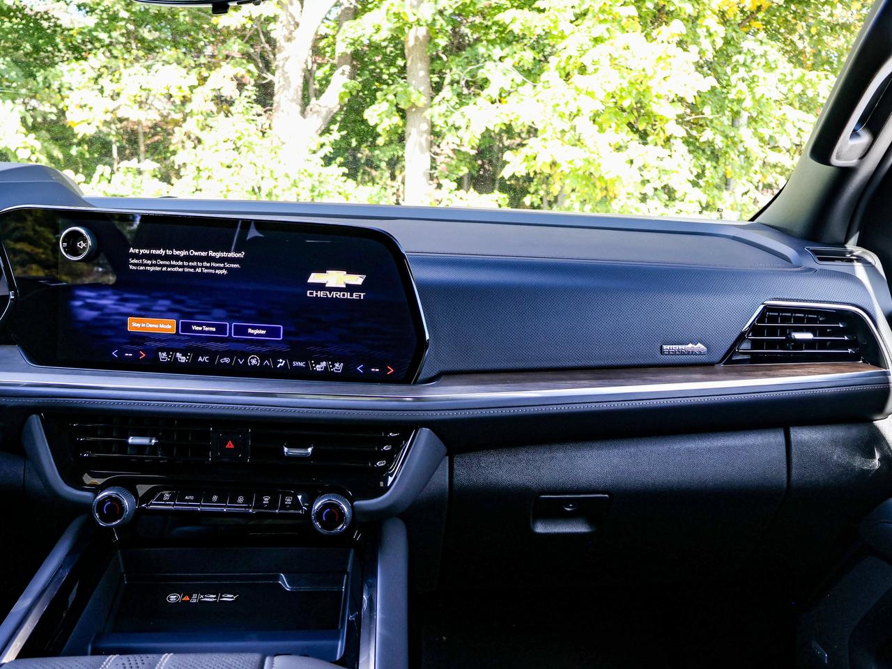 2027 Chevrolet Tahoe HIGH COUNTRY Photo