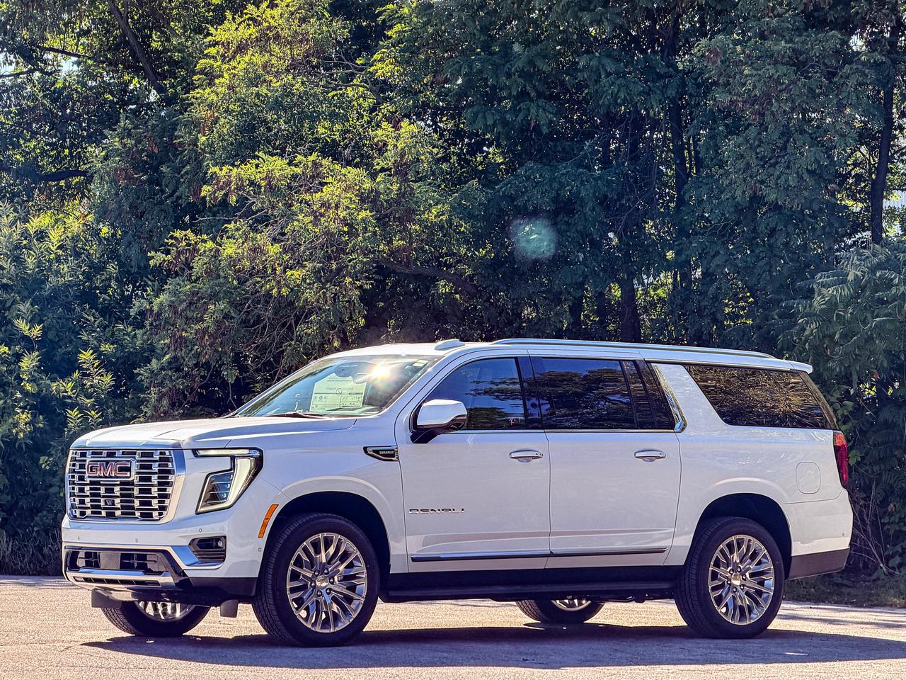 2027 GMC Yukon XL Denali Photo
