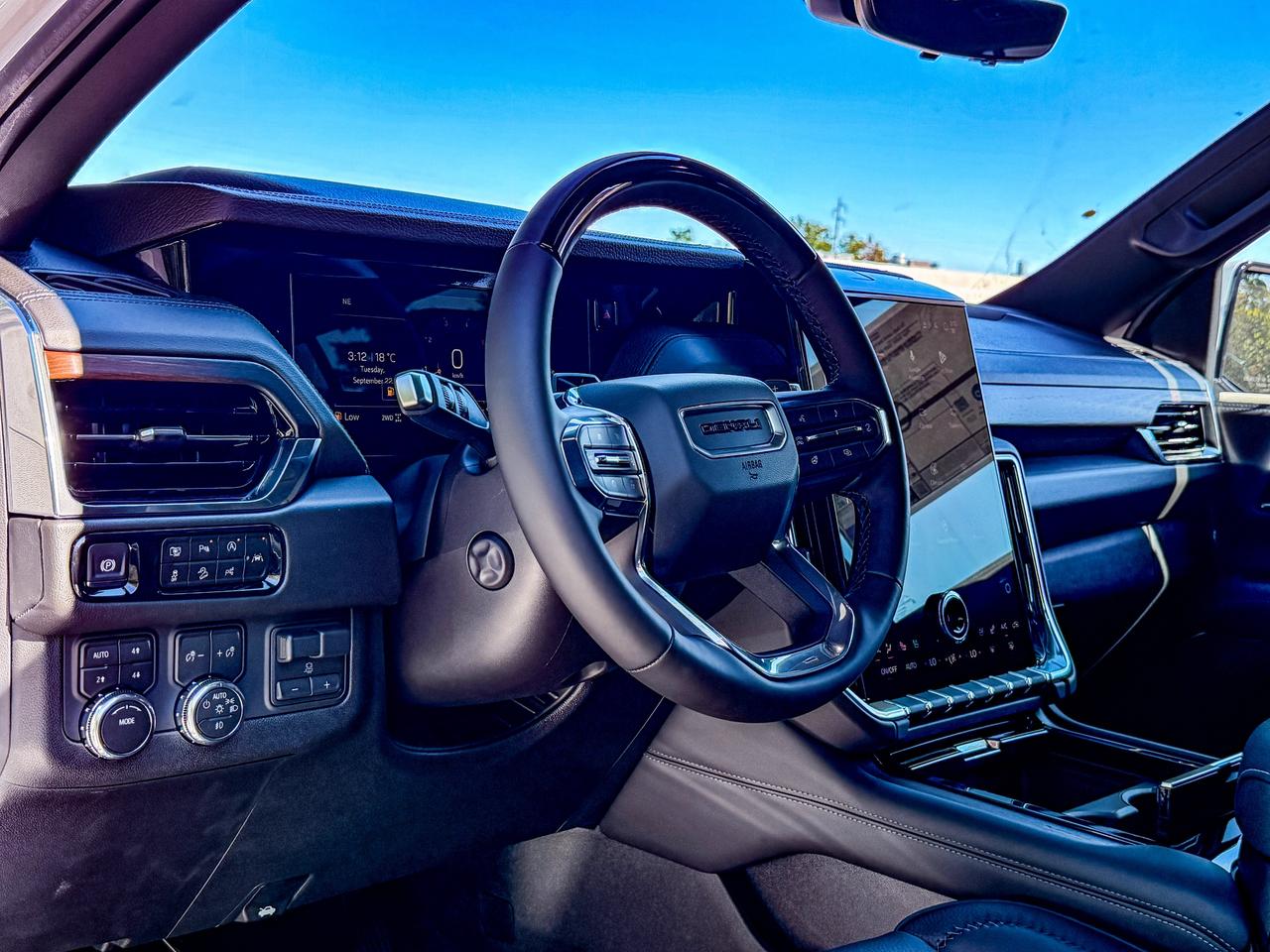 2027 GMC Yukon XL Denali Photo