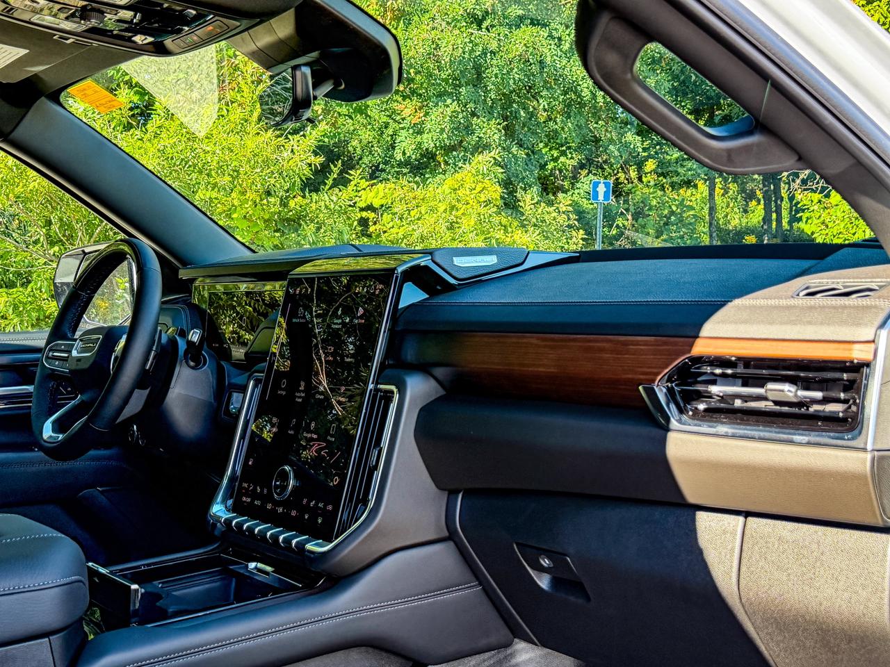2027 GMC Yukon XL Denali Photo