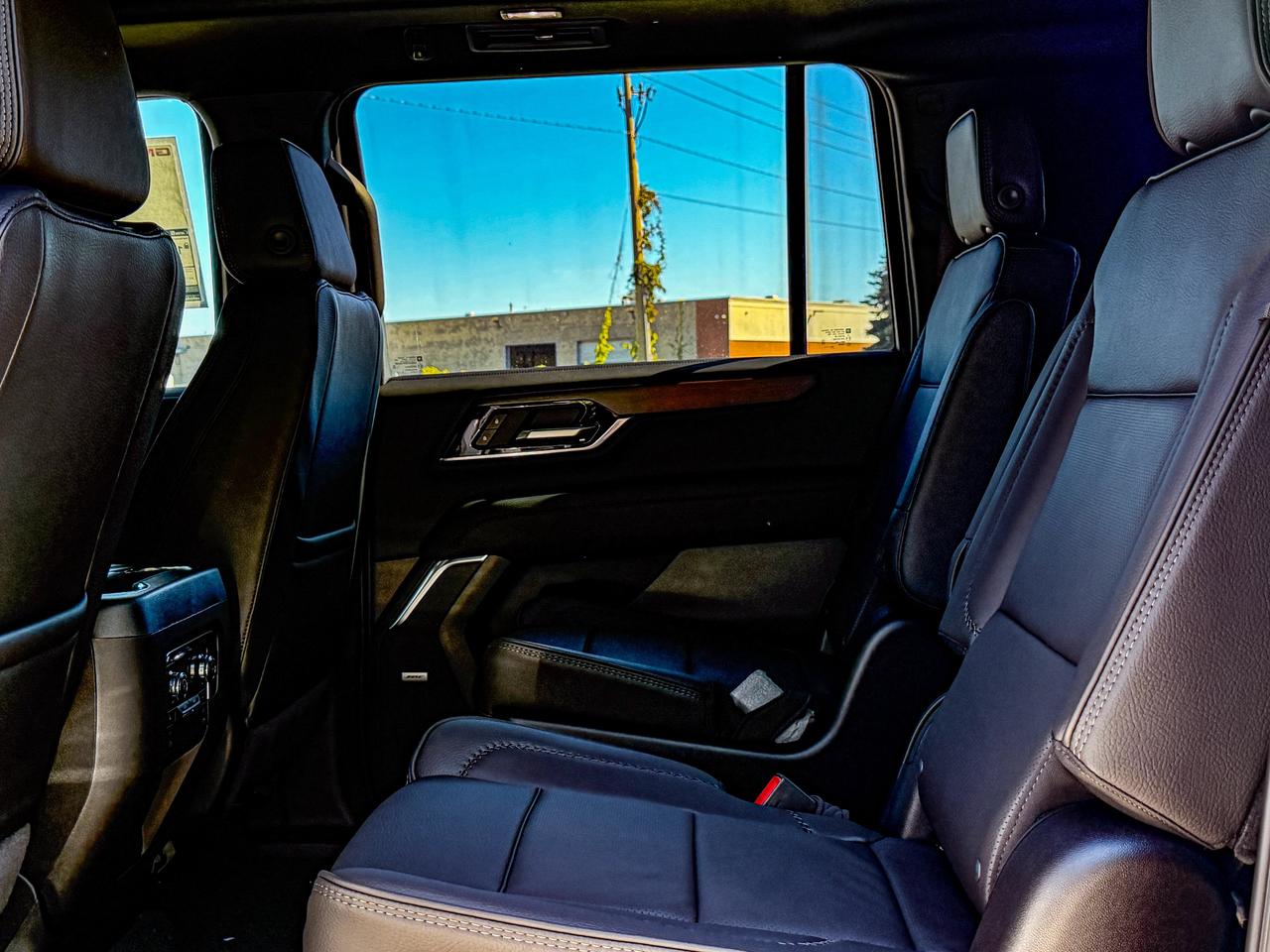 2027 GMC Yukon XL Denali Photo