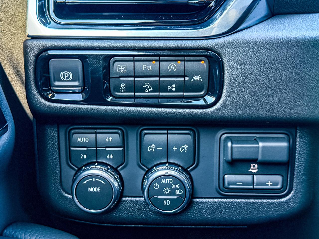 2027 GMC Yukon XL Denali Photo