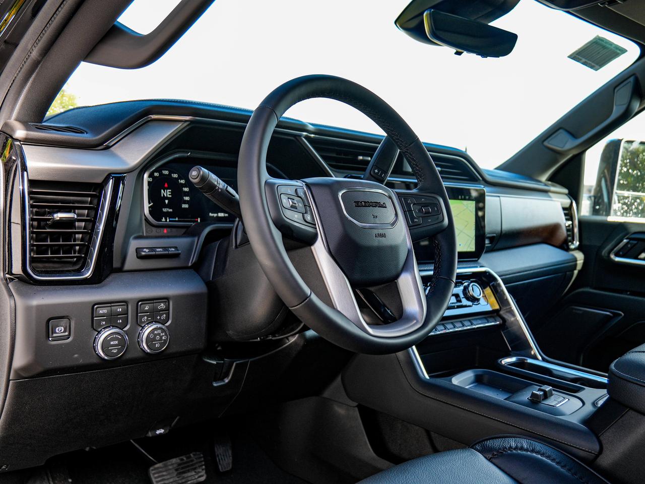 2026 GMC SIERRA 2500HD DENALI Photo