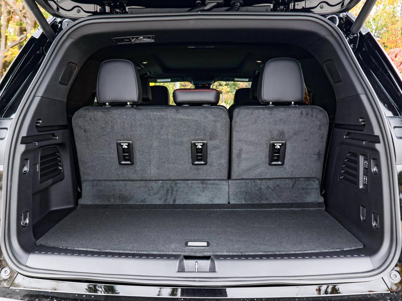 2027 Chevrolet Traverse RS Photo