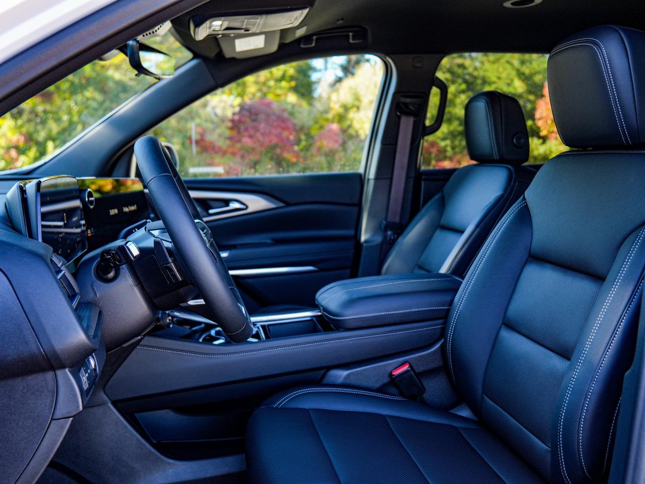 2027 Chevrolet Traverse LT Photo
