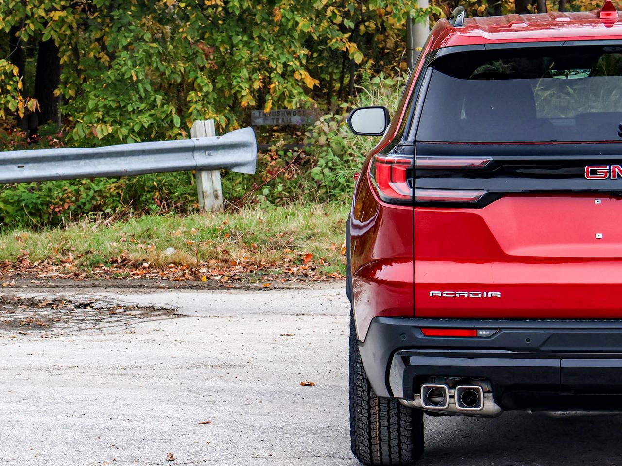 2027 GMC Acadia AT4 Photo