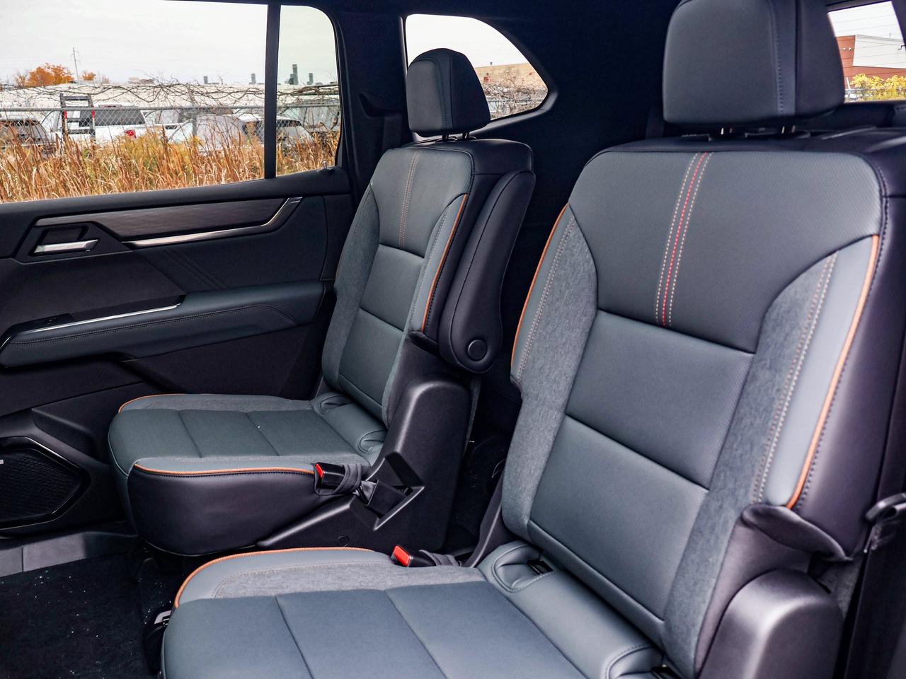 2027 GMC Acadia AT4 Photo