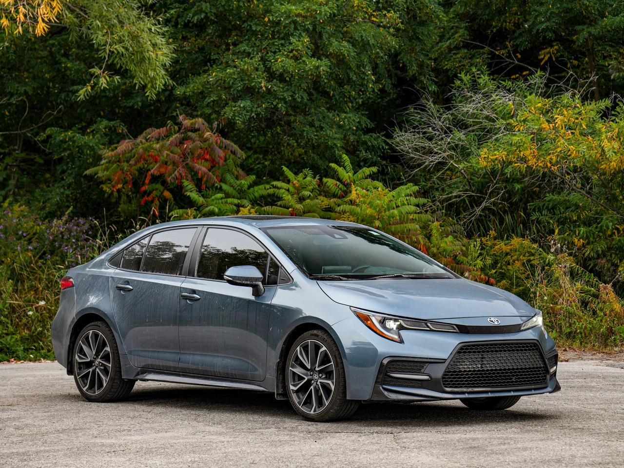 2020 Toyota Corolla XSE Photo2