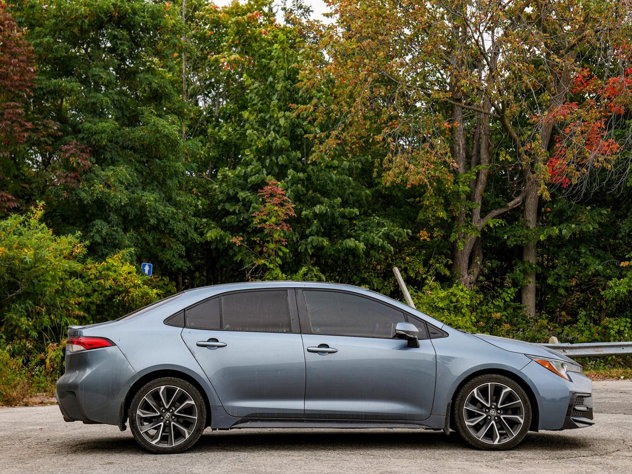 2020 Toyota Corolla XSE Photo3