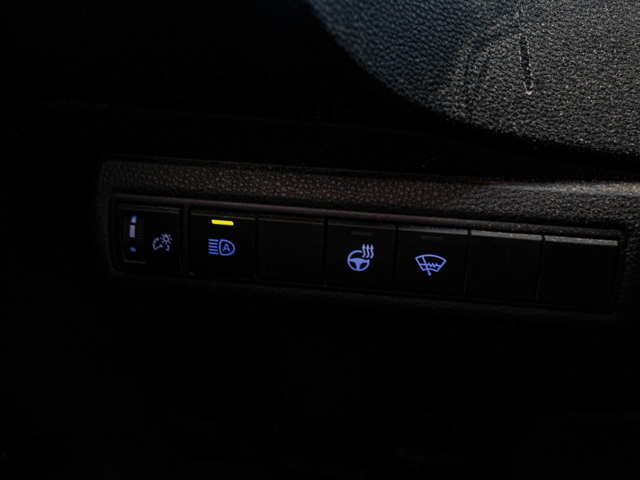 2020 Toyota Corolla XSE Photo