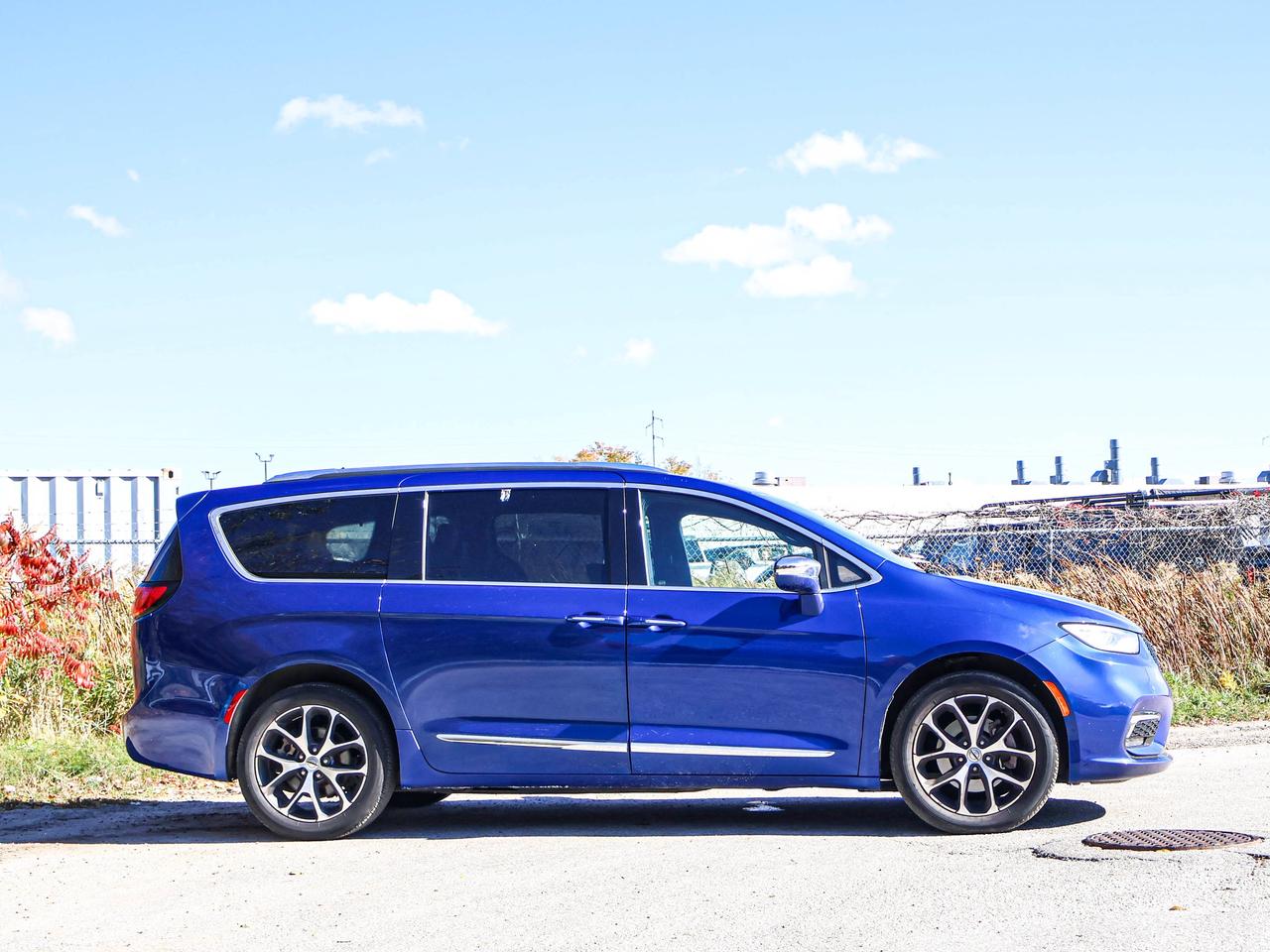 2021 Chrysler Pacifica Limited Photo
