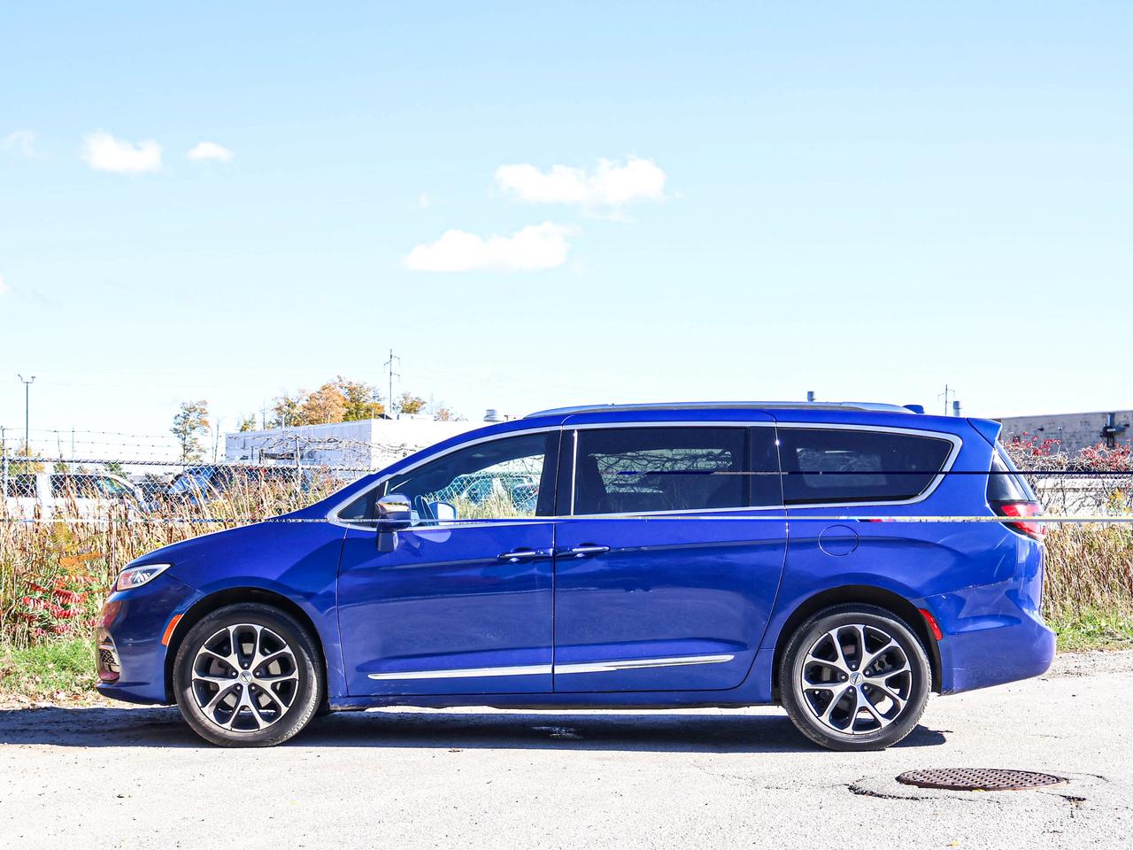 2021 Chrysler Pacifica Limited Photo