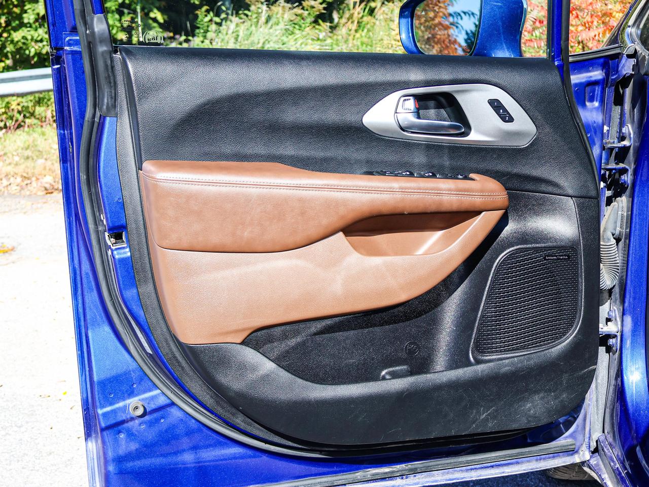 2021 Chrysler Pacifica Limited Photo