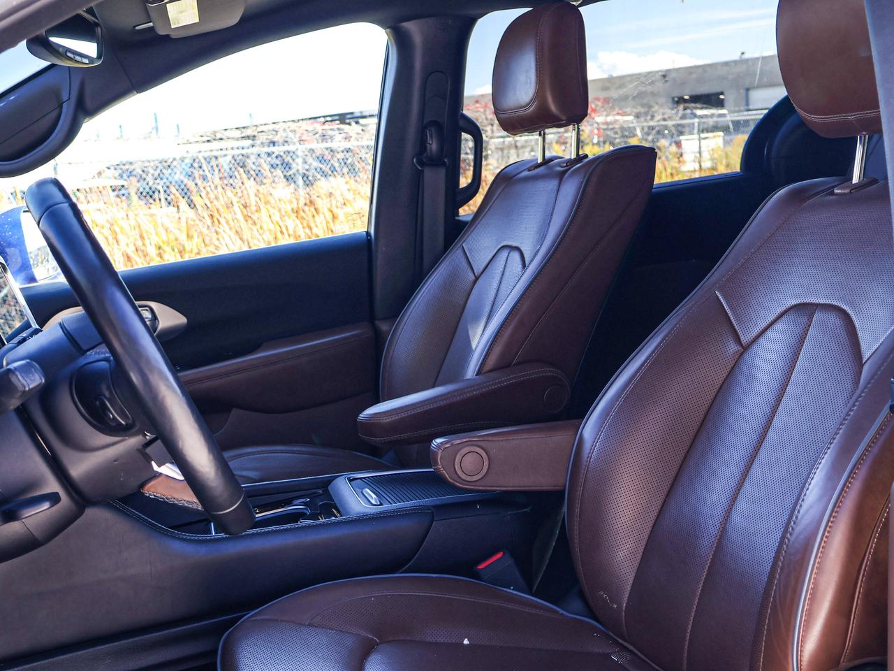 2021 Chrysler Pacifica Limited Photo