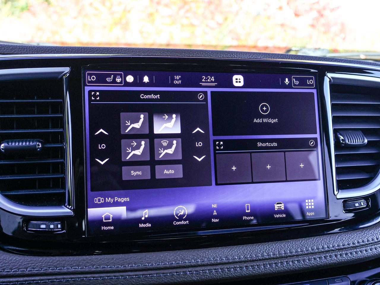 2021 Chrysler Pacifica Limited Photo
