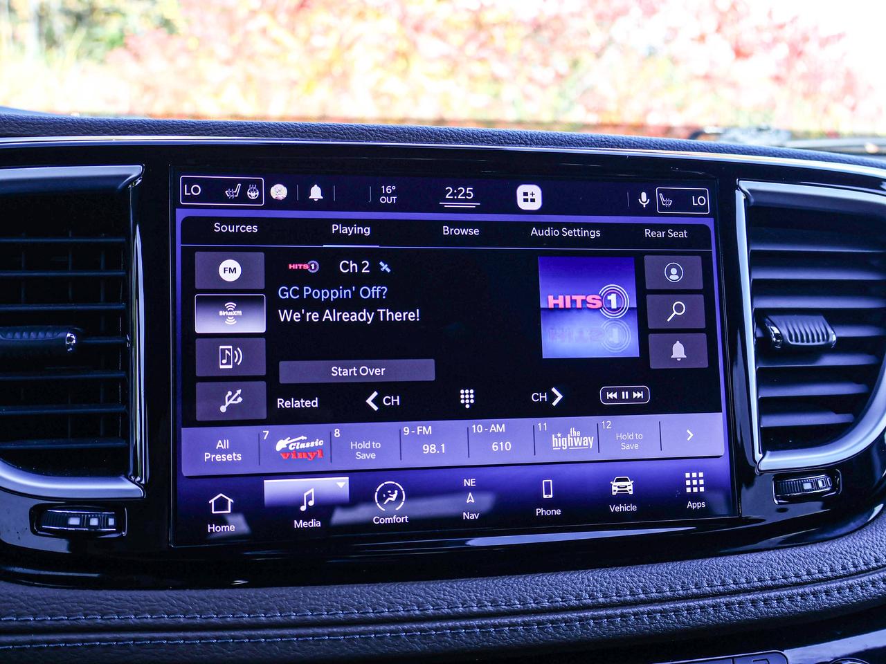 2021 Chrysler Pacifica Limited Photo