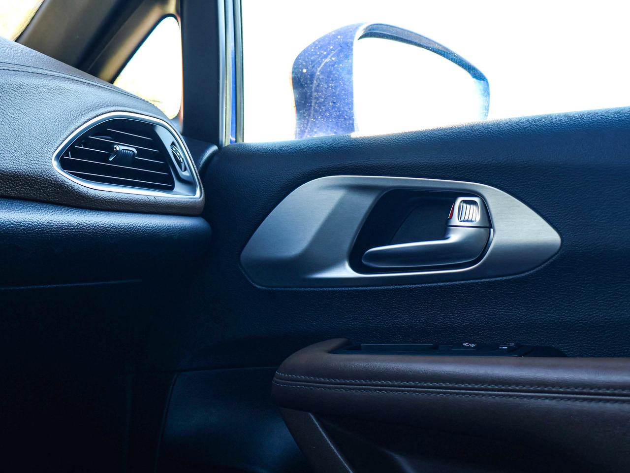 2021 Chrysler Pacifica Limited Photo
