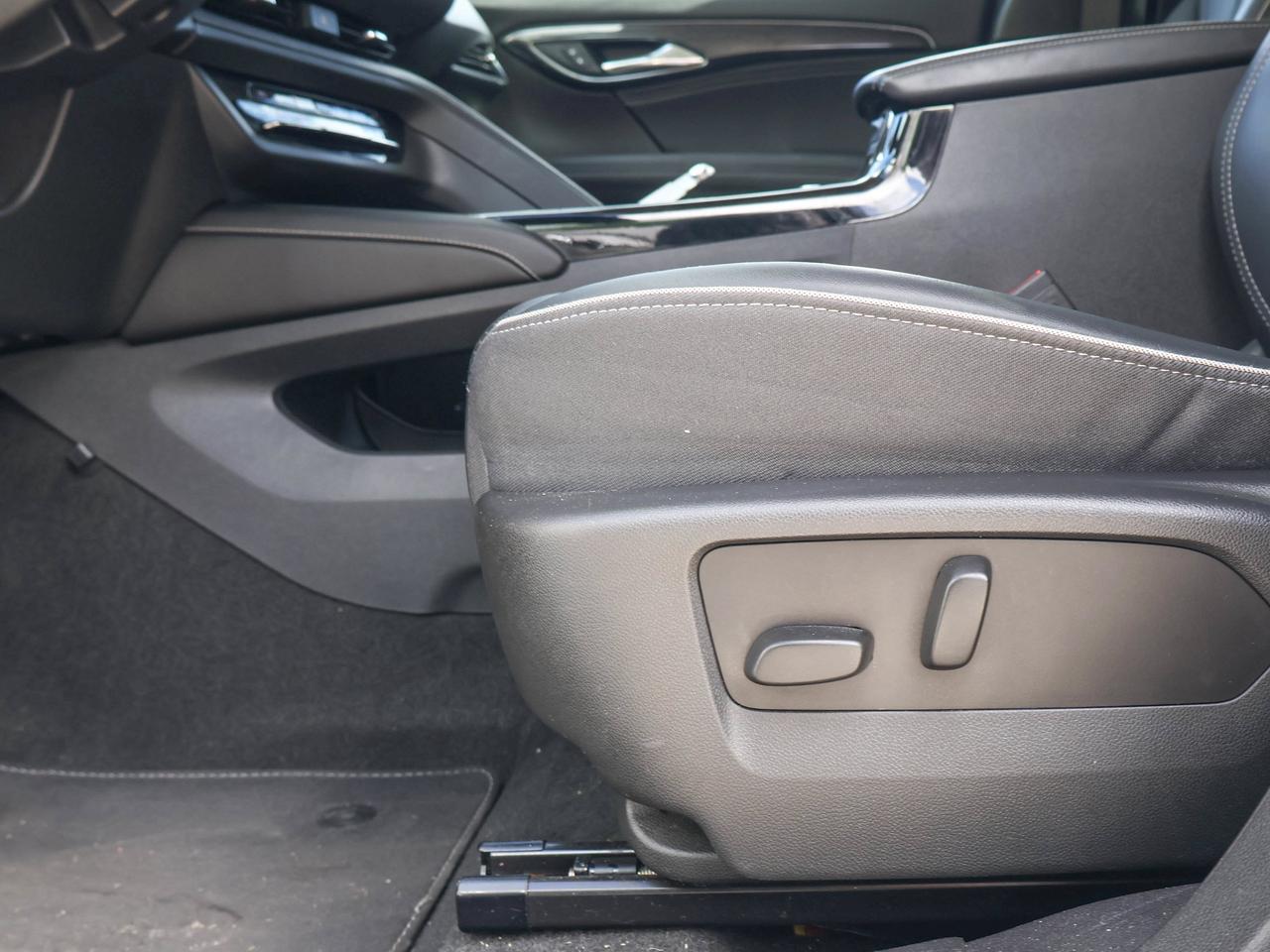 2023 Buick Envision Essence Photo