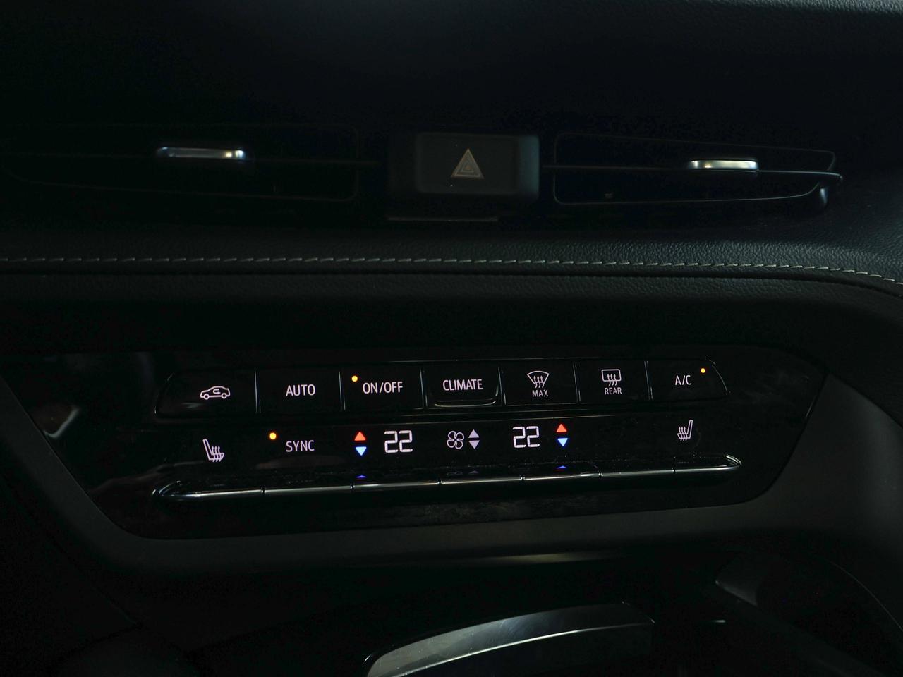 2023 Buick Envision Essence Photo