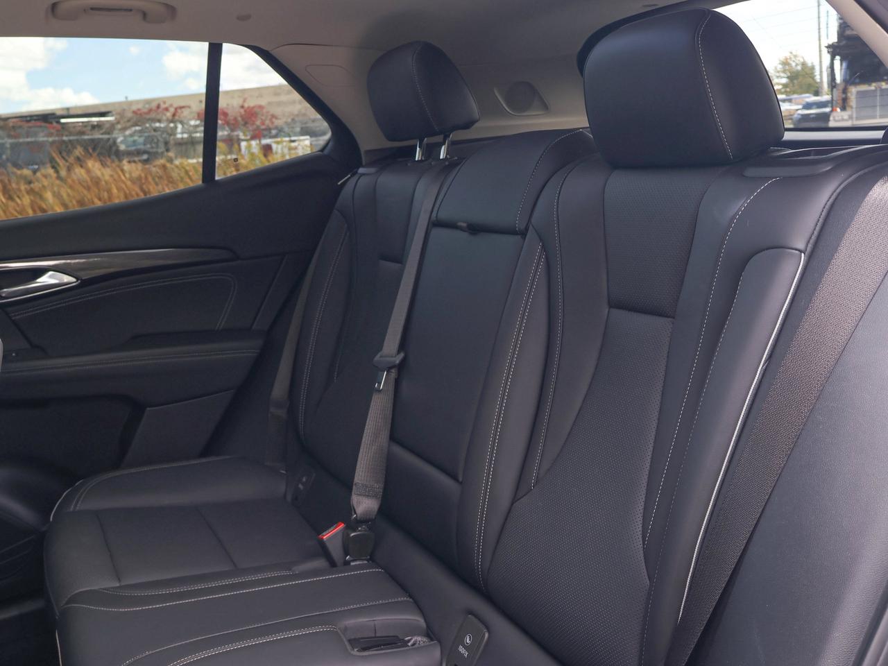 2023 Buick Envision Essence Photo