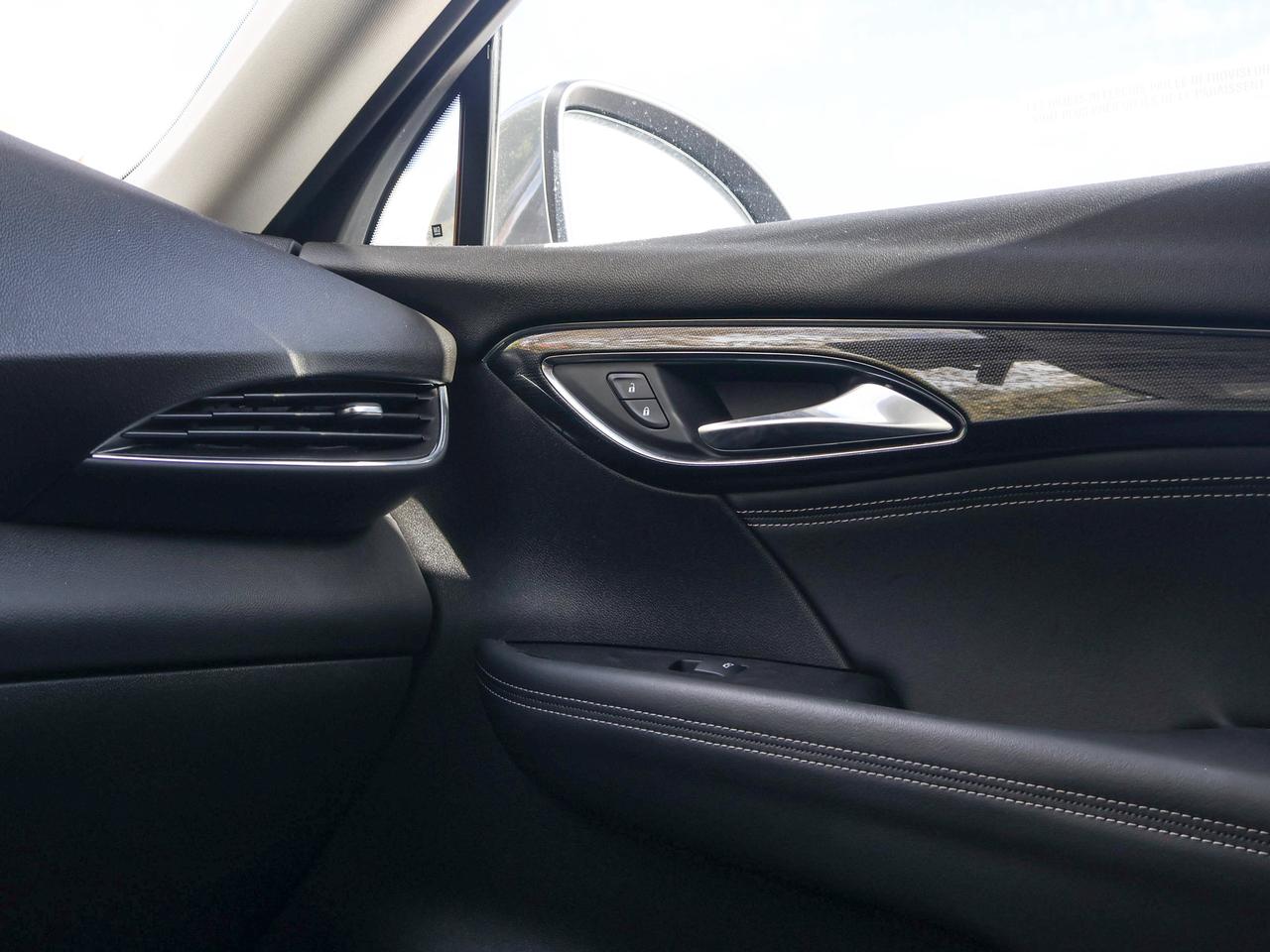 2023 Buick Envision Essence Photo