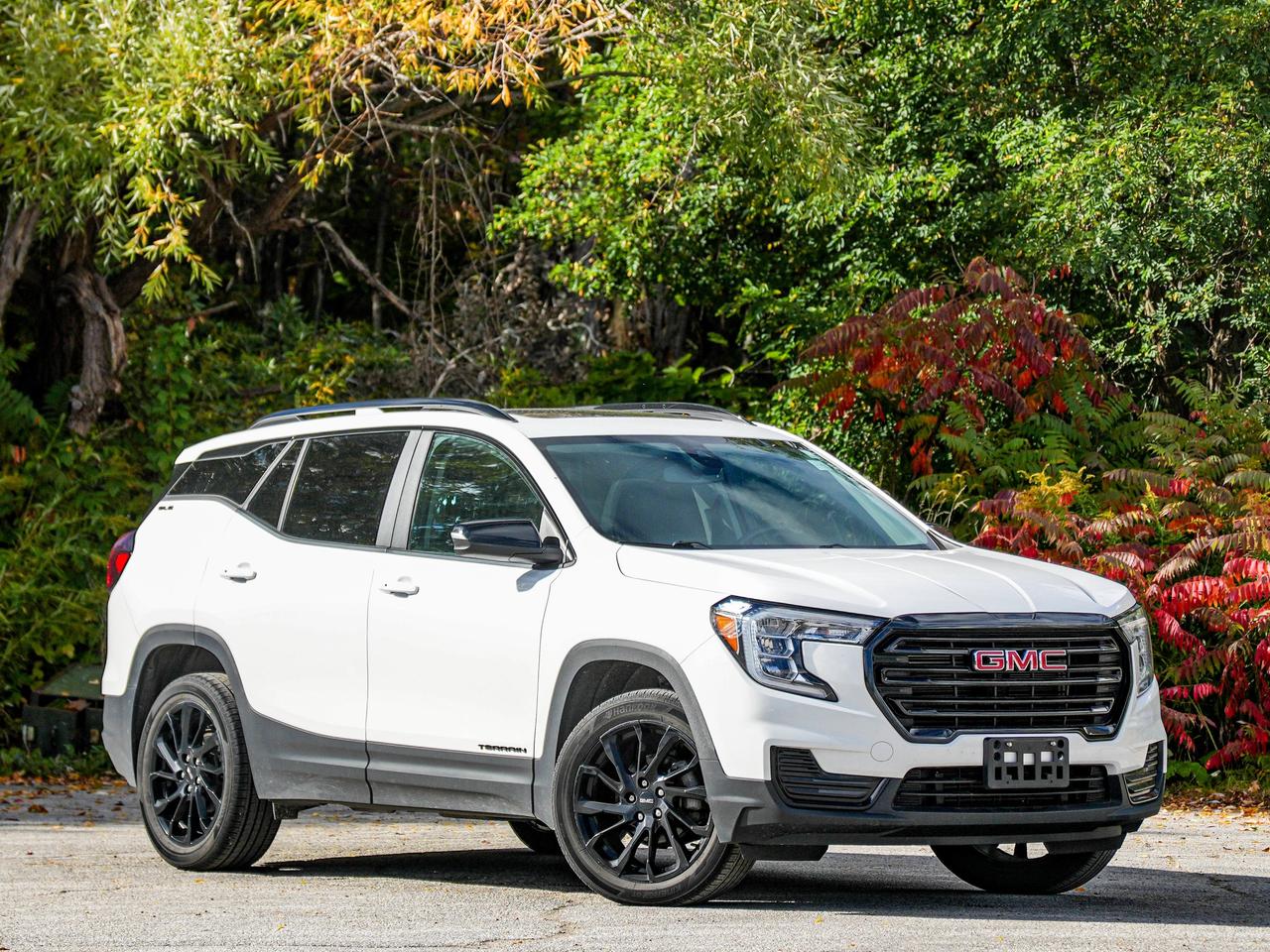 2023 GMC Terrain SLE Photo1