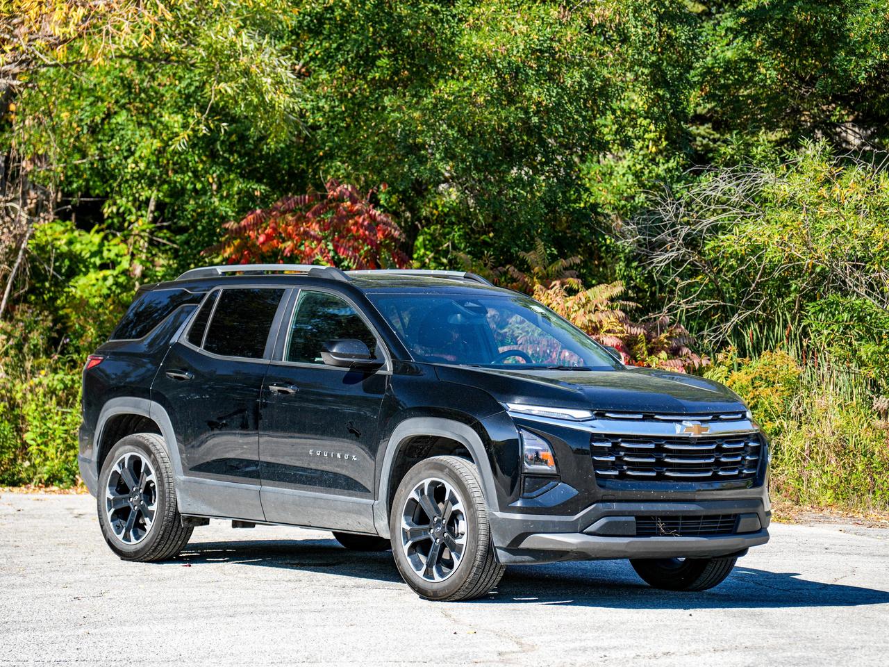 2026 Chevrolet Equinox AWD LT Photo2