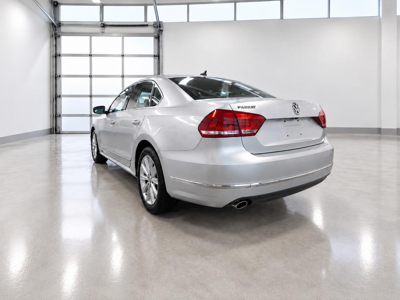 2014 Volkswagen Passat TDI Highline - NO ACCIDENT, FULLY SERVICES, LOADED Photo3