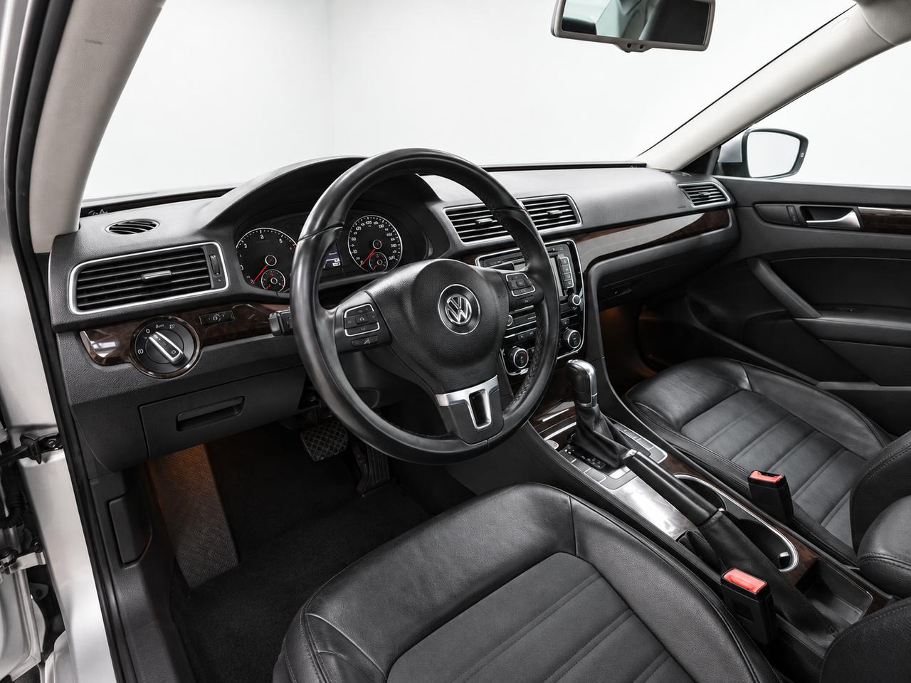 2014 Volkswagen Passat TDI Highline - NO ACCIDENT, FULLY SERVICES, LOADED Photo