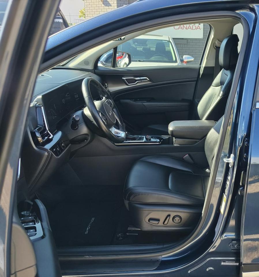 2024 Kia Sportage EX / NO ACCIDENTS / 1 OWNER / PANO ROOF / LEATHER Photo3