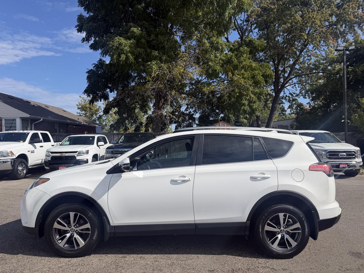 2018 Toyota RAV4 XLE | AWD | Sunroof Photo