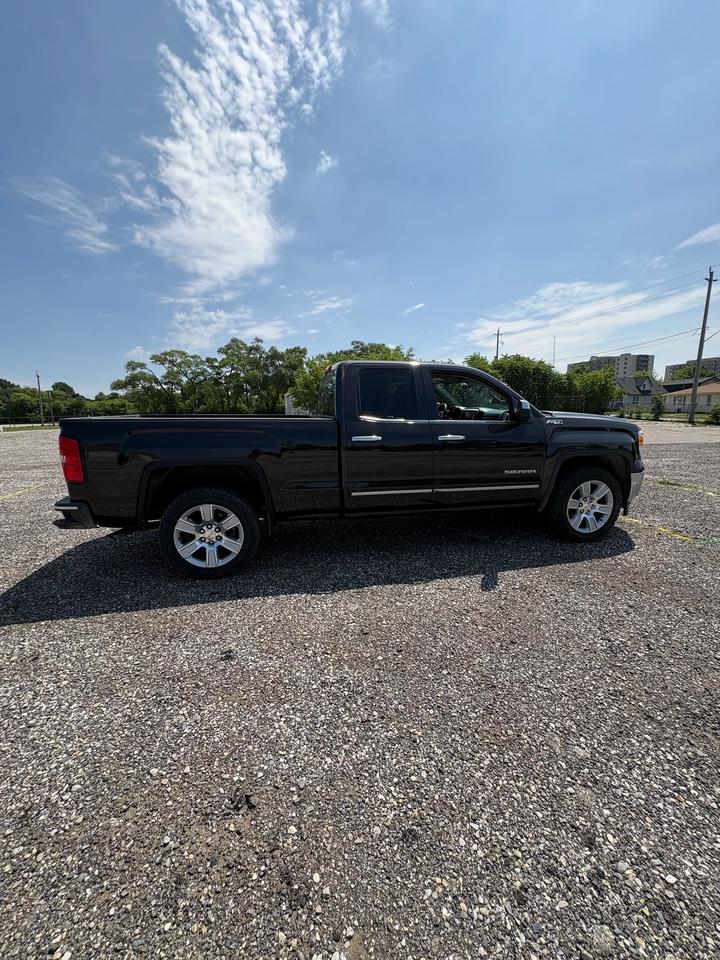 2015 GMC Sierra 1500 SLT Photo