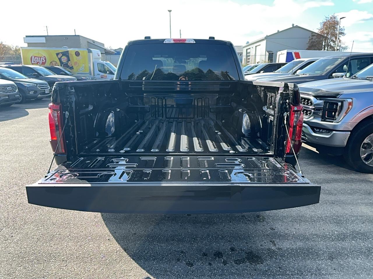 2026 Ford F-150 XLT SuperCrew 301A 4x4 Photo4