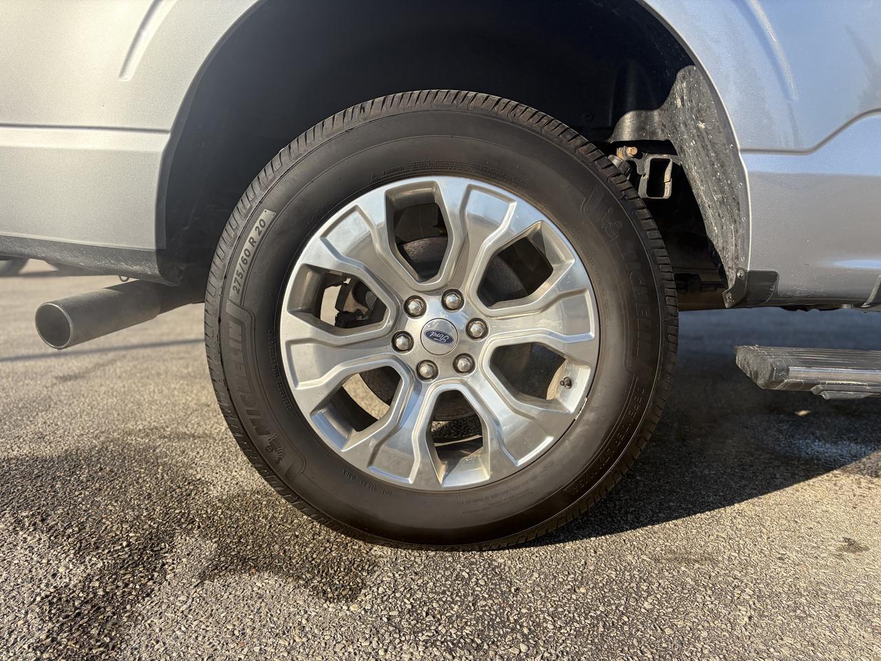 2021 Ford F-150 Platinum 4WD SuperCrew 5.5' Box Photo