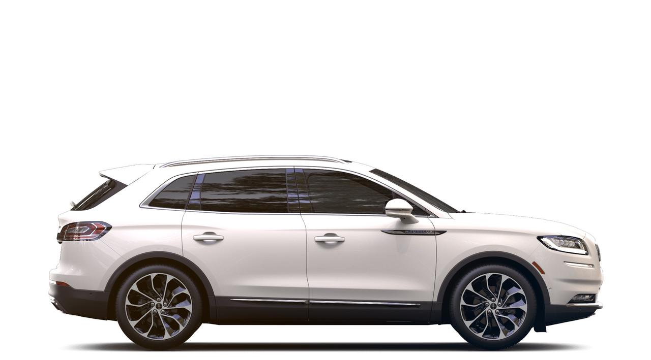 2023 Lincoln Nautilus Reserve AWD Photo4
