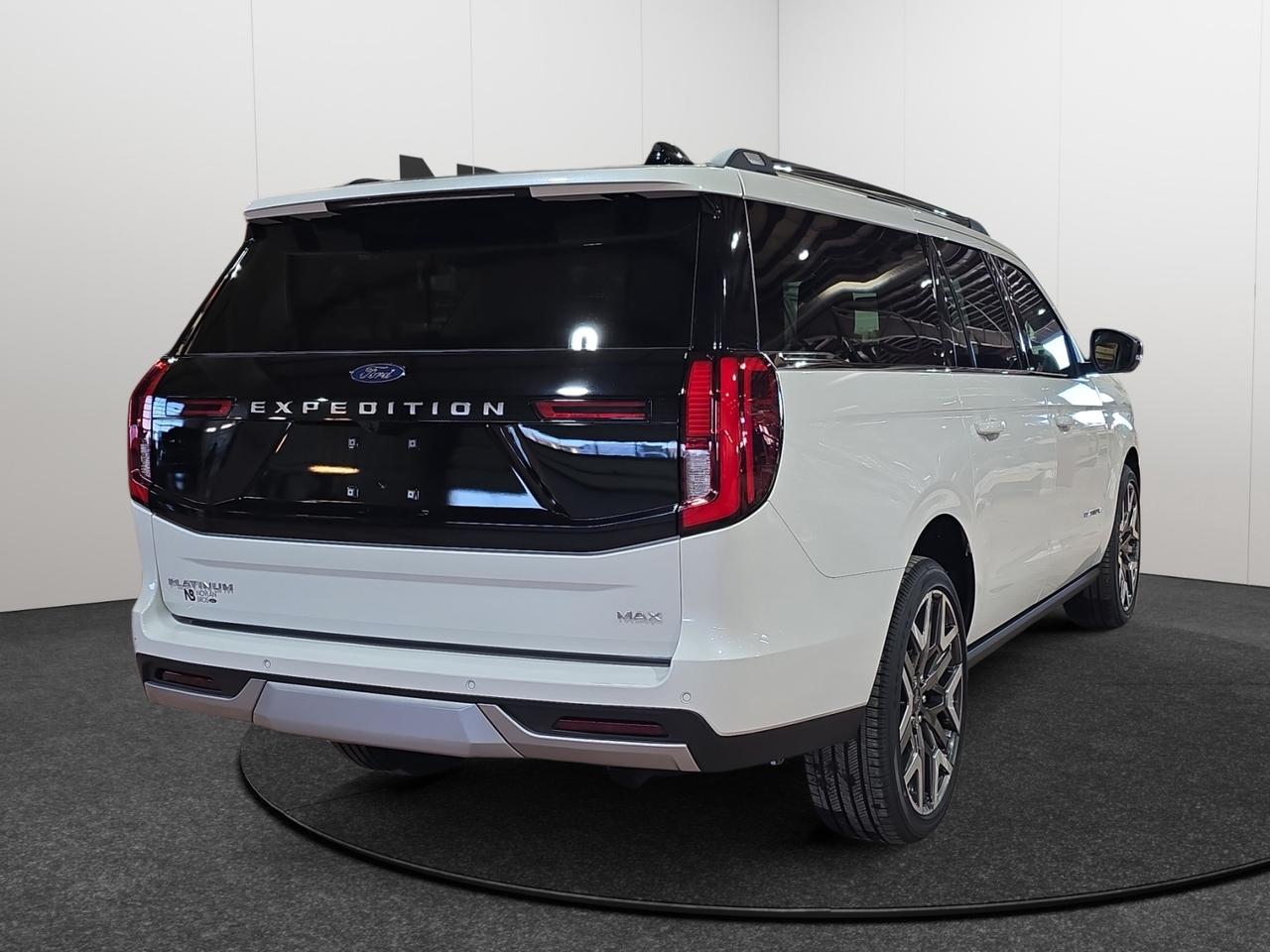 2026 Ford Expedition Platinum Max Photo4