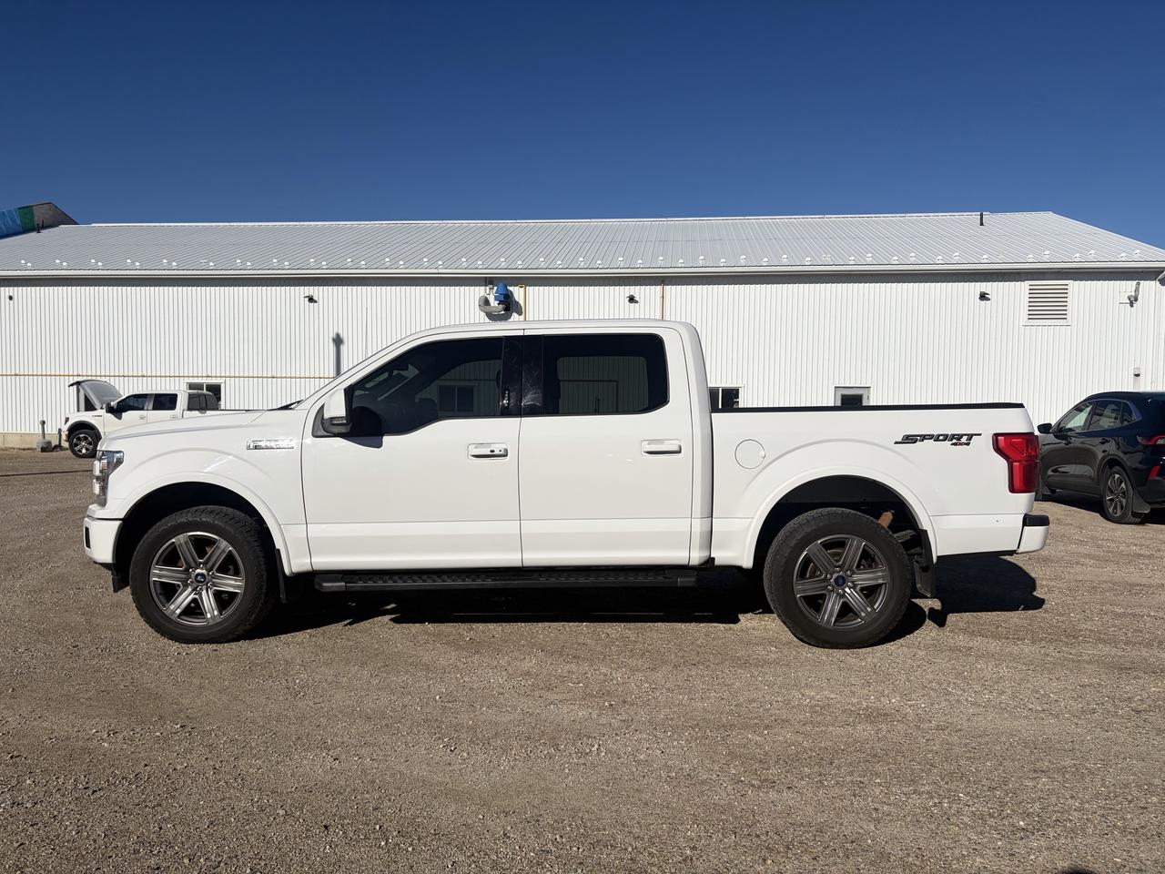 2018 Ford F-150 Lariat 4WD SuperCrew 5.5' Box Photo3