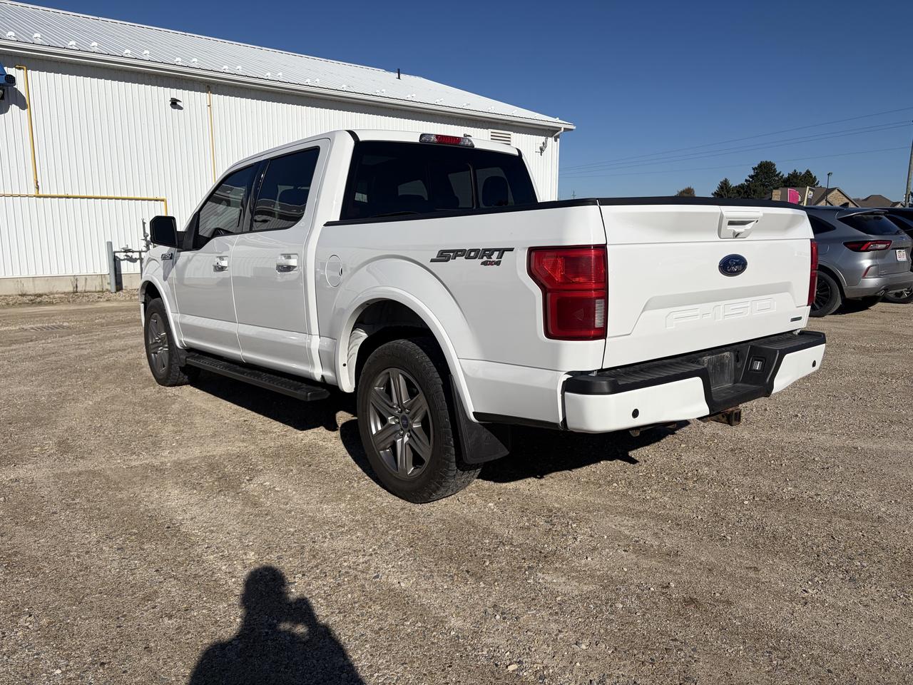 2018 Ford F-150 Lariat 4WD SuperCrew 5.5' Box Photo4