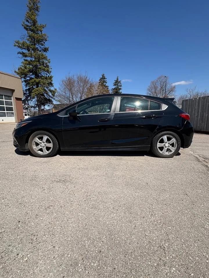 2017 Chevrolet Cruze LT Photo