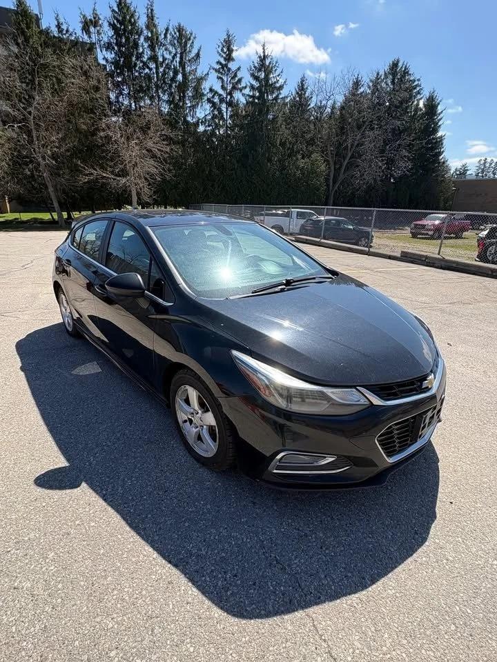 2017 Chevrolet Cruze LT Photo3