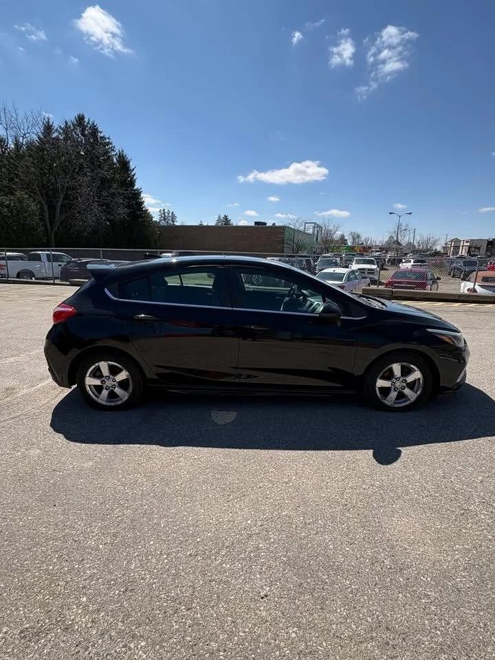 2017 Chevrolet Cruze LT Photo