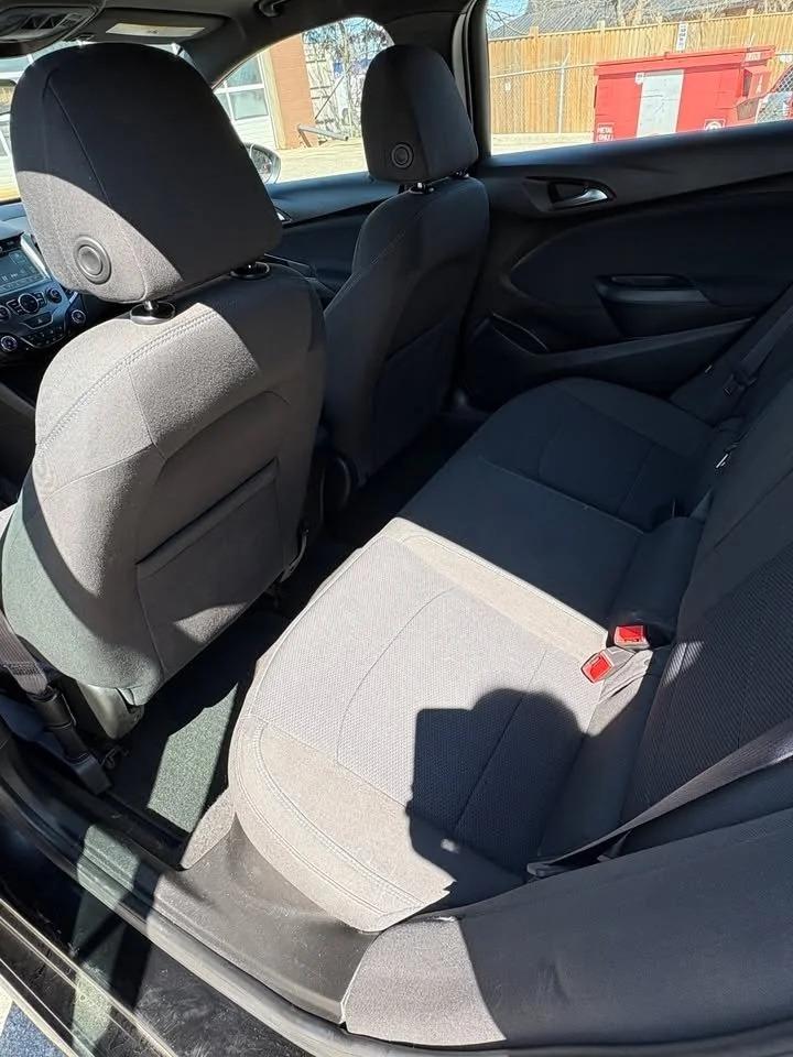 2017 Chevrolet Cruze LT Photo